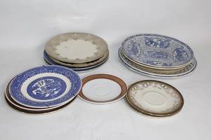 lot 329 image: Collection of Vintage Assorted Porcelain Plates and Saucers