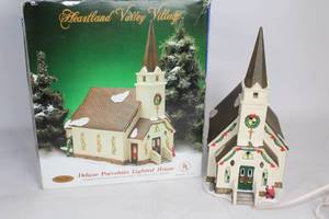lot 330 image: Heartland Valley Village Deluxe Porcelain Lighted Church