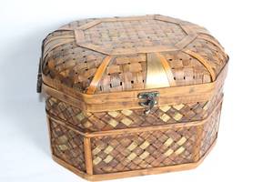 lot A-339 image: Vintage Woven Wicker Trunk with Brass Accents