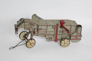 lot A-348 image: Vintage Tin Toy Tractor with Movable Parts