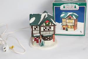 lot 356 image: Christmas Valley Hollyshire Place Collection Lighted House Decor