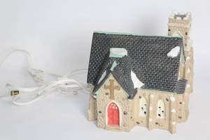 lot 363 image: Vintage Ceramic Illuminated Christmas Church Decor