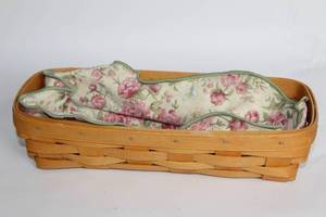 lot A-379 image: Longaberger Handwoven Basket with Fabric Liner