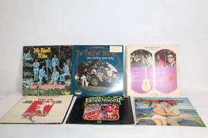 lot 404 image: Collection of 6 Vintage Vinyl Records Including The Inspirations and South Pacific Soundtrack