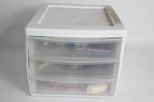 lot 440 image: Plastic Craft Storage Drawer with Assorted Bead and Craft Supplies