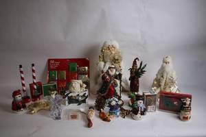 lot 448 image: Extensive Collection of Holiday and Christmas Decor Items