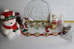 lot 454 image: Vintage Holiday Collection with Santa Bear Cookie Jar and Christmas Decorations