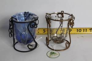 lot 455 image: Lot of 4 Decorative Glass and Metal Candle Holders