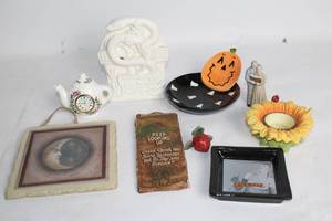 lot 492 image: Collection of 9 Decorative Ceramic and Porcelain Items