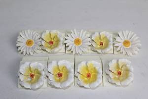 lot 498 image: Set of 4 Ceramic Floral Napkin Holders