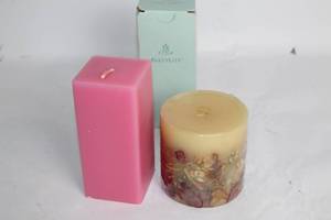 lot 500 image: Set of 2 Decorative Candles - Pink and Floral Embedded Design