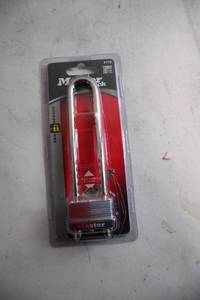 lot 313 image: Master Lock Tough Under Fire U-Lock with Keys