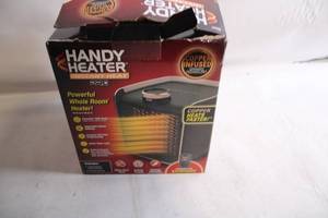 lot 318 image: Handy Heater Pro - Instant Heat with Copper Infused Technology
