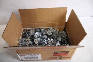 lot 345 image: Box of 250 Simpson Strong-Tie PSCL1932 Sheathing Clips