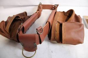 lot 358 image: McGuire-Nicholas Leather Tool Belt with Multiple Pockets
