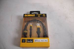 lot 383 image: 4ft Dewalt Lightning to USB Cable - Built with Kevlar