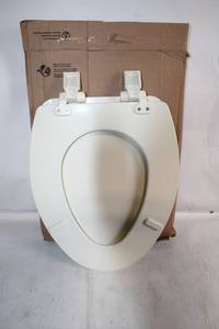 lot 438 image: Eco-Friendly White Toilet Seat with Easy-Release Hinges