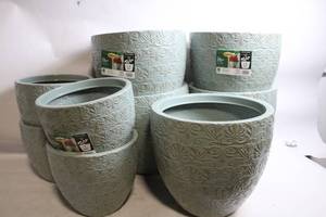 lot 270 image: Set of 8 Vigoro Aurelia Planters in Aqua Design