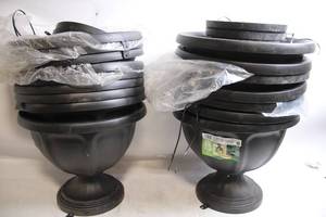 lot 272 image: Set of 12 Vigoro 18 in Warwick Urn Planters