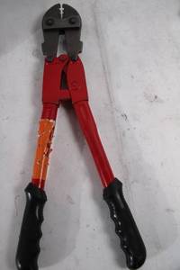 lot 205 image: Heavy Duty Drop Forged Bolt Cutter with 16-Inch Handle