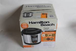 lot 11 image: Hamilton Beach Digital MultiCooker 4.5 Quart Capacity