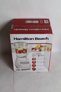 lot 18 image: Hamilton Beach Wave-Action Blender with 12 Functions
