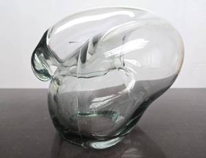 lot 66 image: Wonderful Large Biomorphic Abstract Glass Sculpture by John Bingham