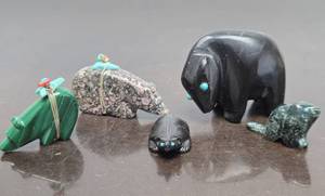 lot 77 image: Very Nice Group of Native American Made Carved Stone Animals