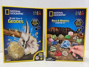 lot 85 image: Brand New National Geographic Break Open Geodes  Rock Mineral Sets