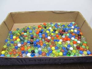 lot 23 image: Lot of Assorted Vintage etc Glass Marbles