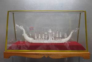 lot 27 image: Hand Blown Thai Glass Dragon Boat wDisplay Case - Golden Swan