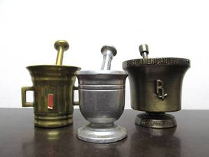 lot 37 image: (3 Sets) Vintage Solid Brass Pharmacy Mortar & Pestle Set #6