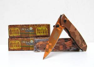 lot 124 image: 2 Brand New Tiger Undead Gasher Folding Knives