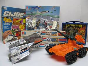 lot 144 image: Nice Lot of Vintage GI JOE Action Figures Vehicles Puzzles Lunchbox & More