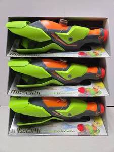 lot 112 image: 3 Brand New Very Cool Arm Cannon Style Squirt Guns