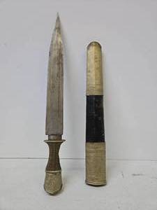 lot 172 image: Old Tibetan Dagger wSheath