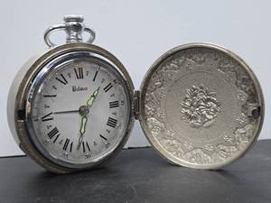 lot 184 image: Ornate Vinateg 1950s era BULOVA Travel Clock 
