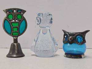 lot 214 image: Group of 3 Vintage GlassCrystal Owls 