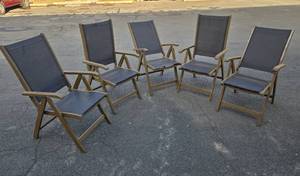 lot 215 image: Lot of 5 Larger Size Indoor Outdoor Folding Deck Chairs