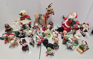 lot 225 image: Great Collection of Vintage etc ANNALEE Dolls 