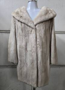 lot 230 image: Nice Vintage Genuine White Fur Coat by Rockler Furs