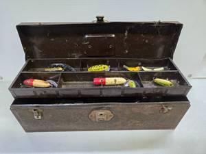 lot 248 image: Vintage Tackle Boxes wLures & Supplies