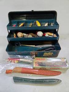 lot 249 image: Vintage Tackle Boxes wLures & Supplies