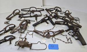 lot 252 image: Lot of Vintage Animal Traps #2