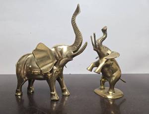 lot 260 image: 2 Larger Solid Brass Elephant Statues