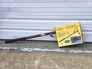lot 303 image: Brand New 4 Fiberglass Timber Jack