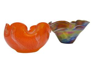 lot 327 image: Pair of Vintage Hand Blown Art Glass Bowls
