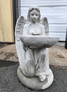 lot 340 image: Heavy Concrete Outdoor Angel wBowl Birdbath