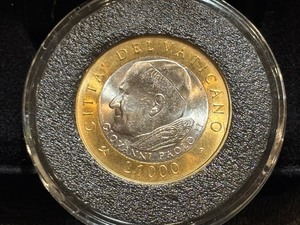 lot 40 image: 2001 Pope John Paul II