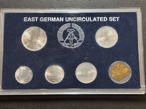 lot 42 image: East German Uncirculated Set